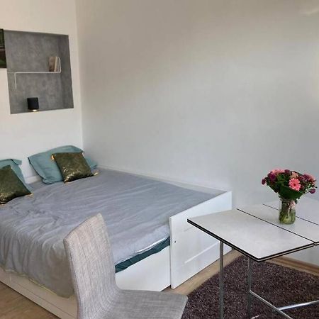 Magnifique Studio Au 2Eme Etage, A Proximite De La Gare Du Midi! بروكسل المظهر الخارجي الصورة